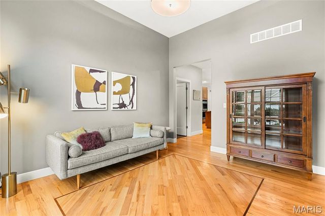 3037 Roan Hill Drive, Belleville, IL 62221