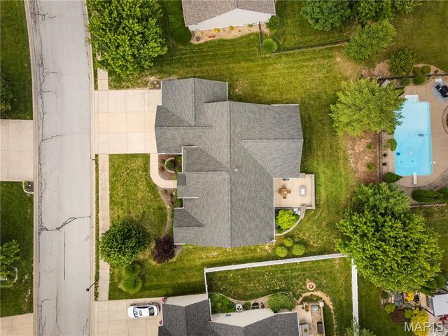 3037 Roan Hill Drive, Belleville, IL 62221