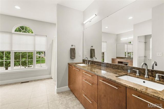 3037 Roan Hill Drive, Belleville, IL 62221