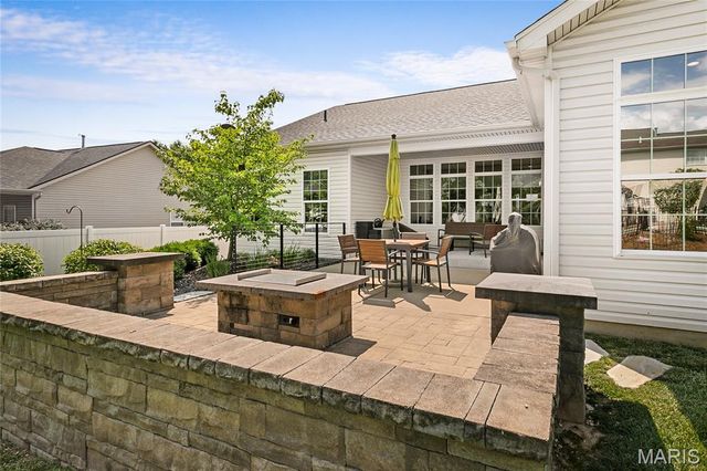 3037 Roan Hill Drive, Belleville, IL 62221