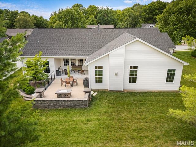 3037 Roan Hill Drive, Belleville, IL 62221