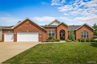 3037 Roan Hill Drive, Belleville, IL 62221