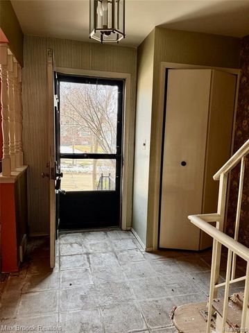 4905 Coventry Street, Royal Oak, MI 48073