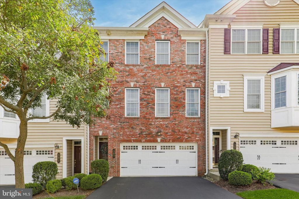303 EBONY CT, AMBLER, PA 19002 — exterior