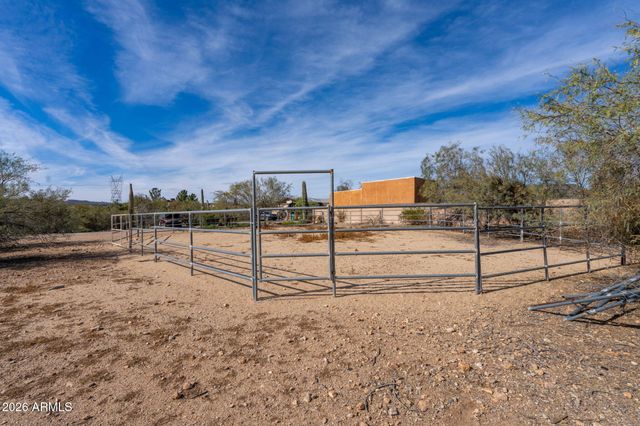 2336 W ESTRELLA Road, New River, AZ 85087