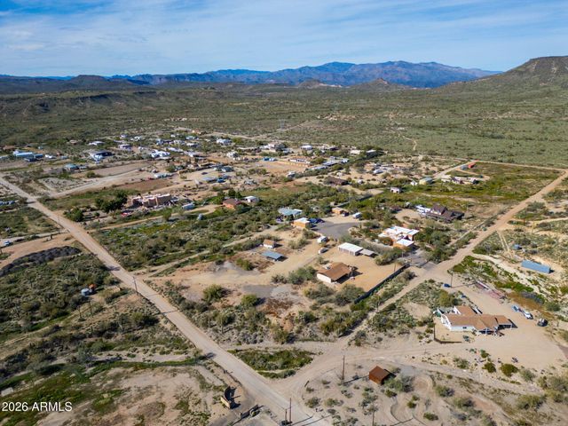 2336 W ESTRELLA Road, New River, AZ 85087