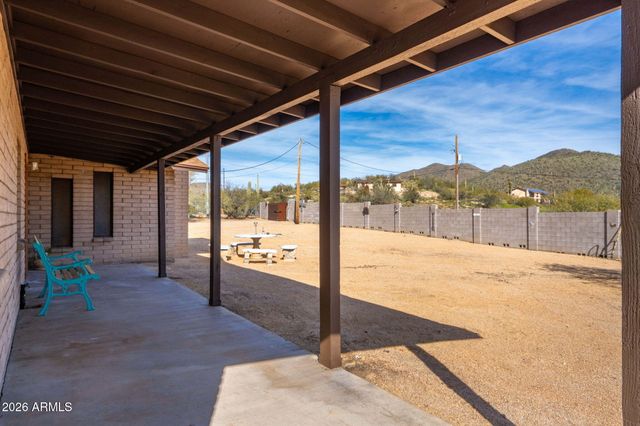 2336 W ESTRELLA Road, New River, AZ 85087