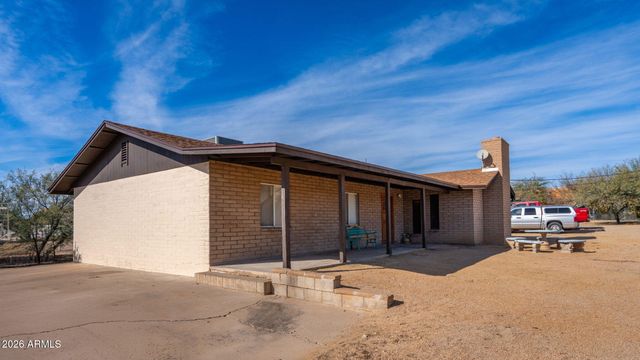 2336 W ESTRELLA Road, New River, AZ 85087