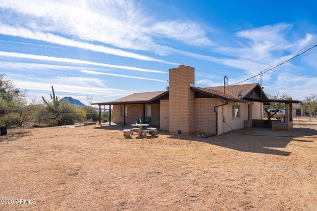 2336 W ESTRELLA Road, New River, AZ 85087