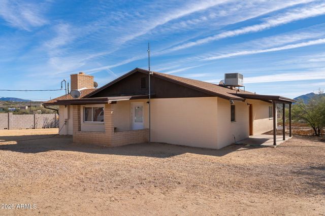 2336 W ESTRELLA Road, New River, AZ 85087