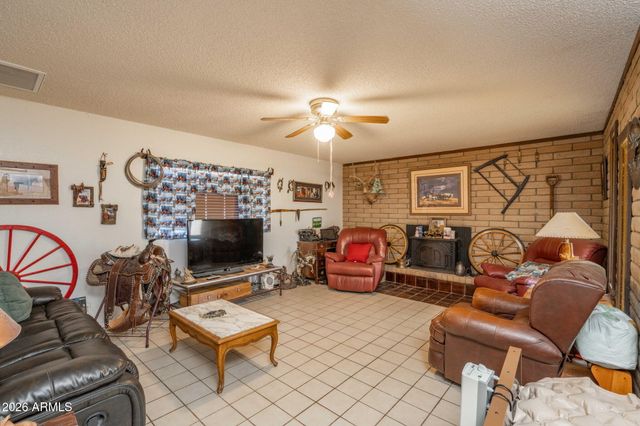 2336 W ESTRELLA Road, New River, AZ 85087