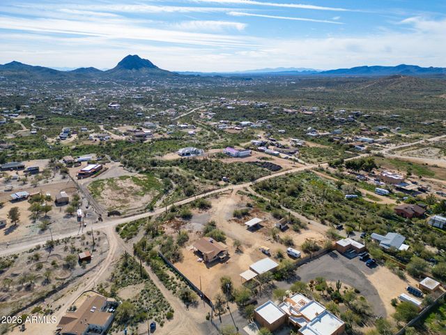2336 W ESTRELLA Road, New River, AZ 85087