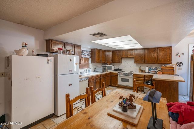 2336 W ESTRELLA Road, New River, AZ 85087