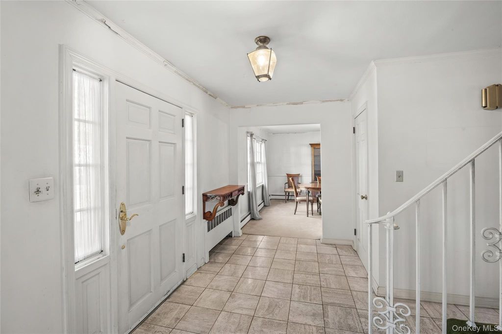 52 Borglum Road, Manhasset, NY 11030 — photo 2