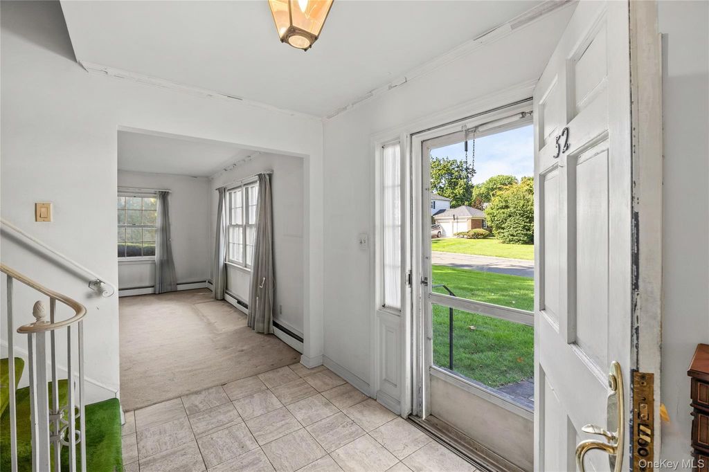 52 Borglum Road, Manhasset, NY 11030 — photo 4