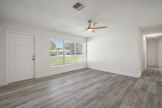911 SE Dolphin Drive, Stuart, FL 34996