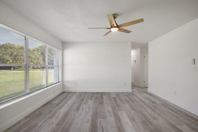911 SE Dolphin Drive, Stuart, FL 34996