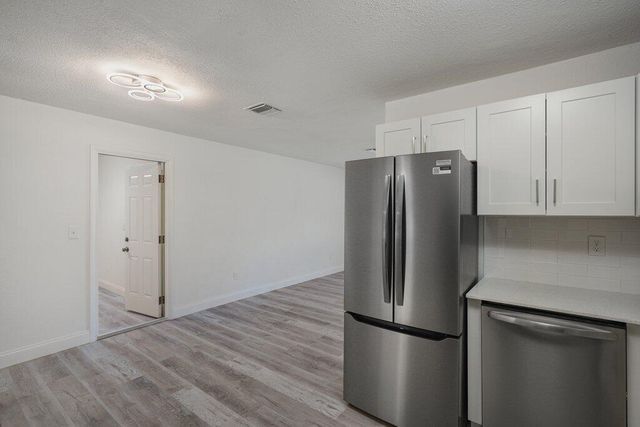 911 SE Dolphin Drive, Stuart, FL 34996