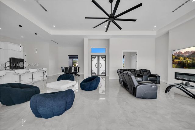 302 N El Dorado Boulevard, Cape Coral, FL 33993
