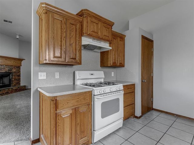 1501 Meadow Run Drive, Moore, OK 73160