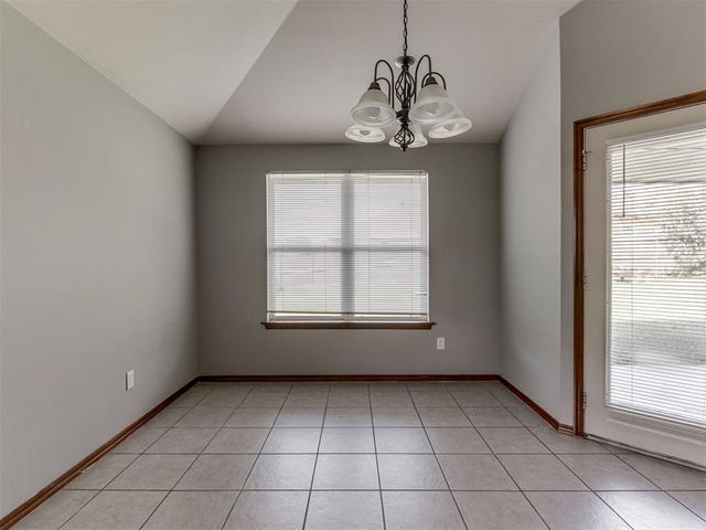 1501 Meadow Run Drive, Moore, OK 73160