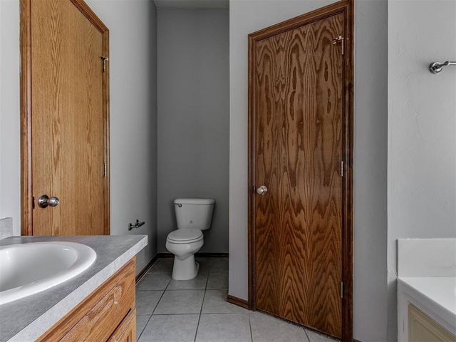 1501 Meadow Run Drive, Moore, OK 73160