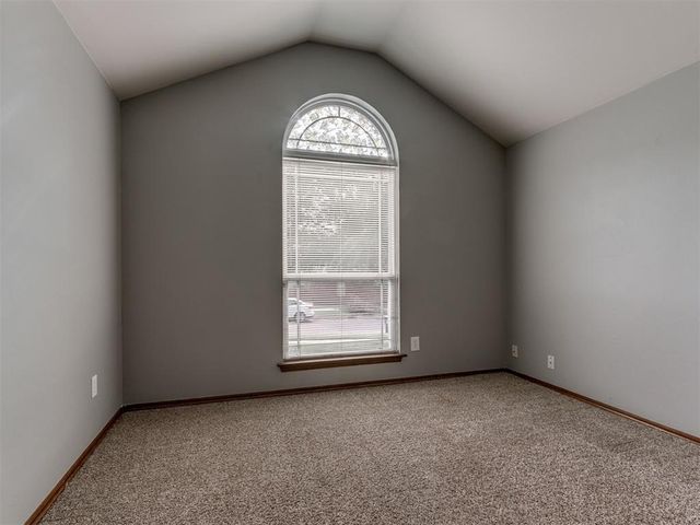 1501 Meadow Run Drive, Moore, OK 73160