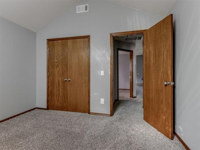 1501 Meadow Run Drive, Moore, OK 73160