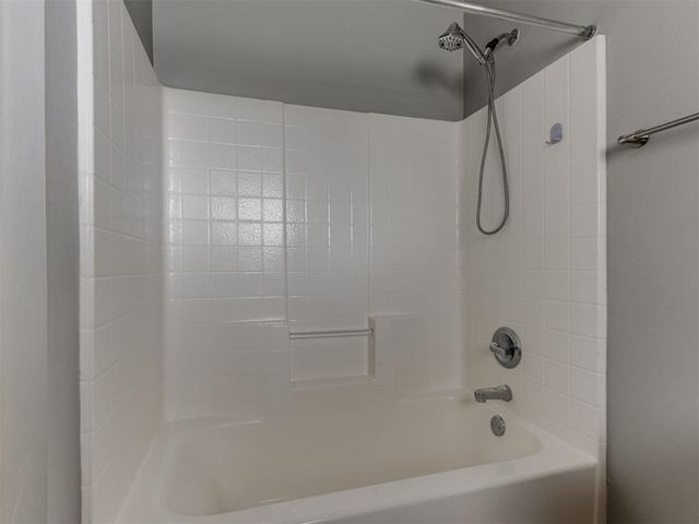 1501 Meadow Run Drive, Moore, OK 73160