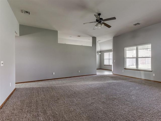 1501 Meadow Run Drive, Moore, OK 73160