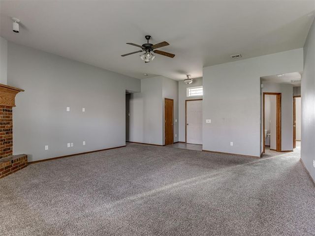 1501 Meadow Run Drive, Moore, OK 73160