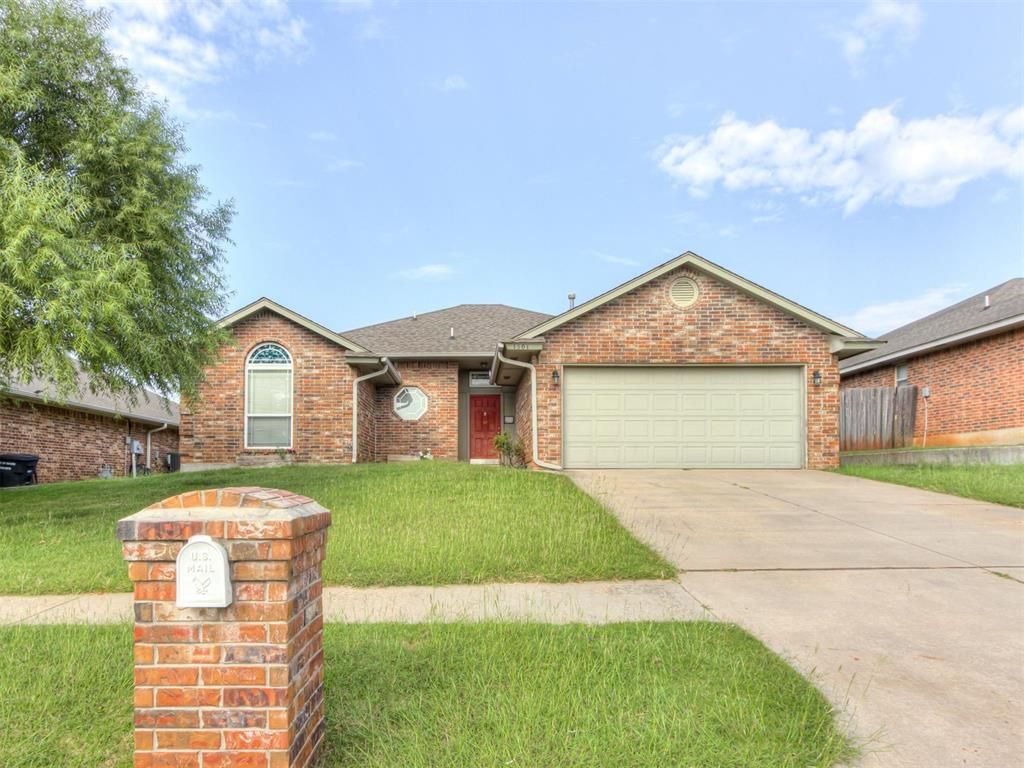 1501 Meadow Run Drive, Moore, OK 73160