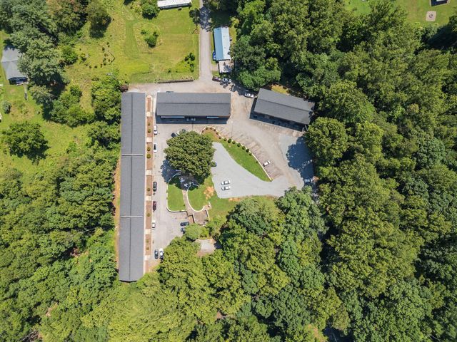 100 Ridgeview LN, Bassett, VA 24055