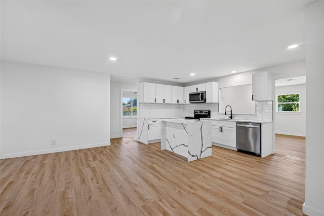 13030 Knollcrest Street, Houston, TX 77015