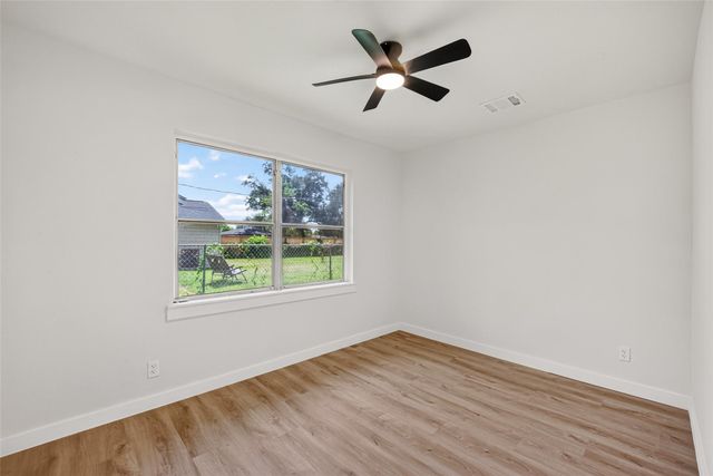 13030 Knollcrest Street, Houston, TX 77015