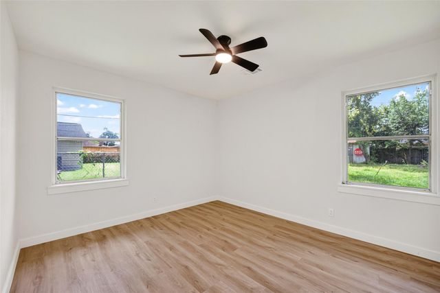 13030 Knollcrest Street, Houston, TX 77015