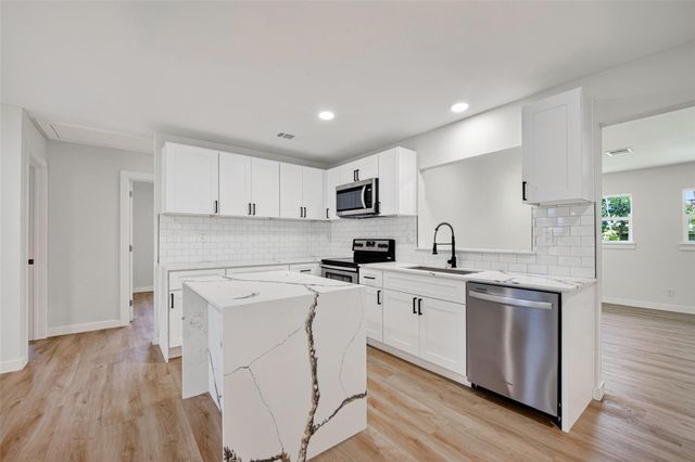 13030 Knollcrest Street, Houston, TX 77015