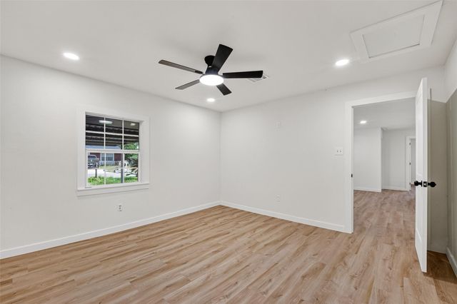 13030 Knollcrest Street, Houston, TX 77015