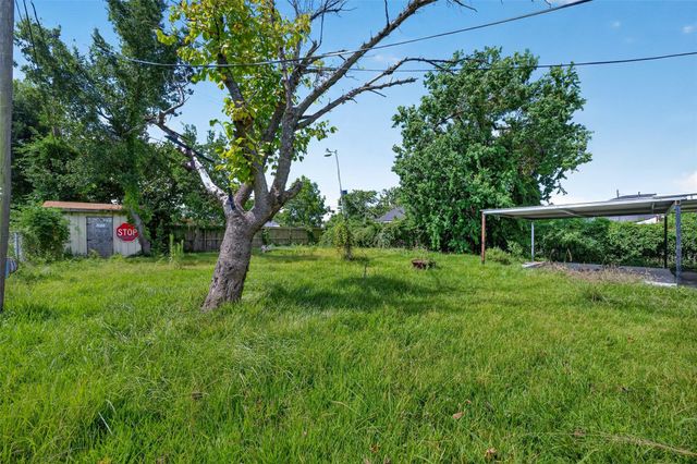 13030 Knollcrest Street, Houston, TX 77015