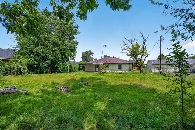 13030 Knollcrest Street, Houston, TX 77015