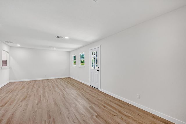 13030 Knollcrest Street, Houston, TX 77015