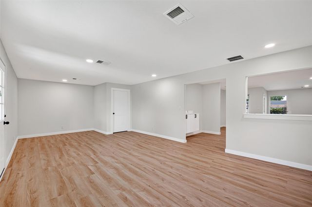 13030 Knollcrest Street, Houston, TX 77015