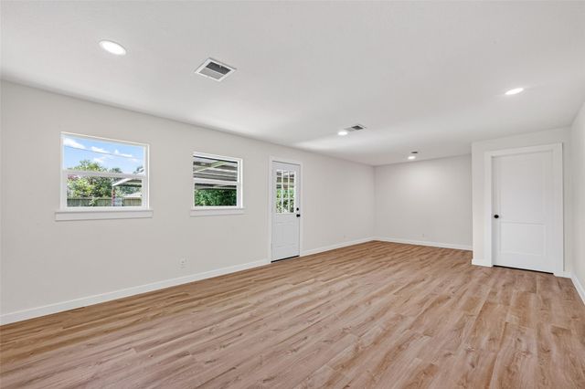 13030 Knollcrest Street, Houston, TX 77015