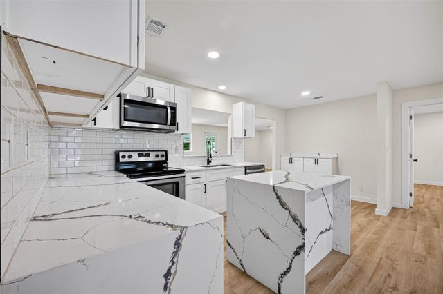 13030 Knollcrest Street, Houston, TX 77015