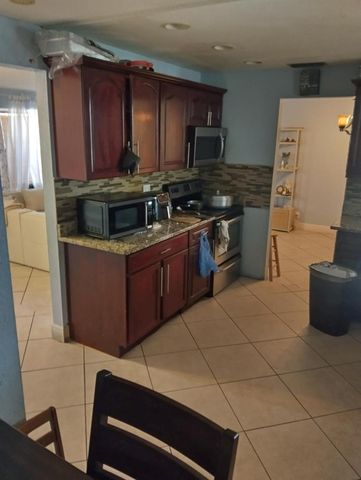 6812 NW 4th Street, Margate, FL 33063