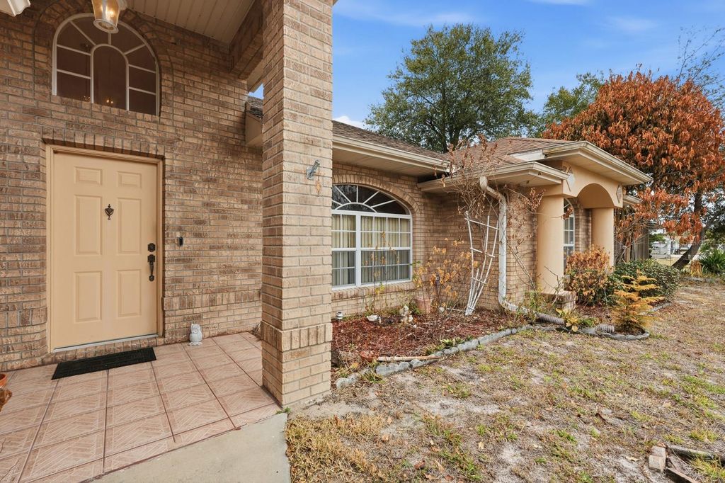 Image 3 of property listing at 2270 CARSON LANE, Deltona, FL 32738