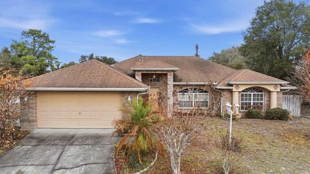 Image 27 of property listing at 2270 CARSON LANE, Deltona, FL 32738
