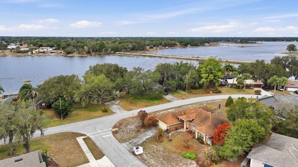 Image 28 of property listing at 2270 CARSON LANE, Deltona, FL 32738