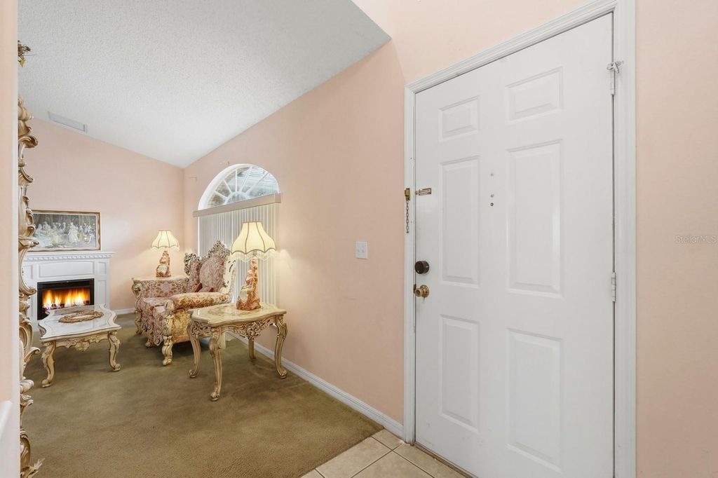 Image 5 of property listing at 2270 CARSON LANE, Deltona, FL 32738