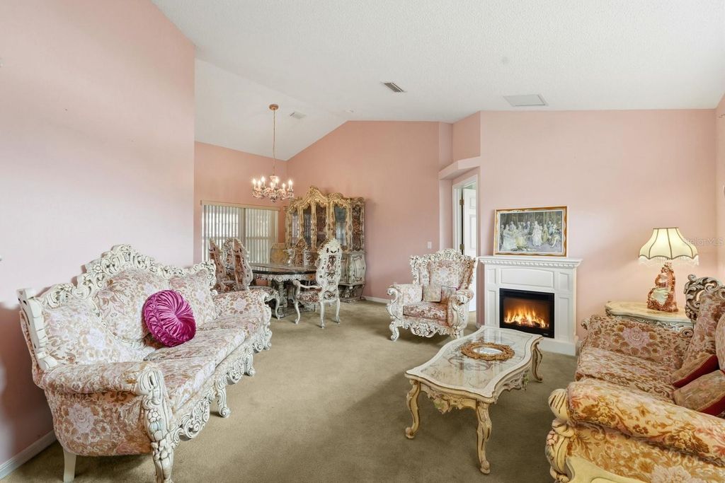 Image 6 of property listing at 2270 CARSON LANE, Deltona, FL 32738